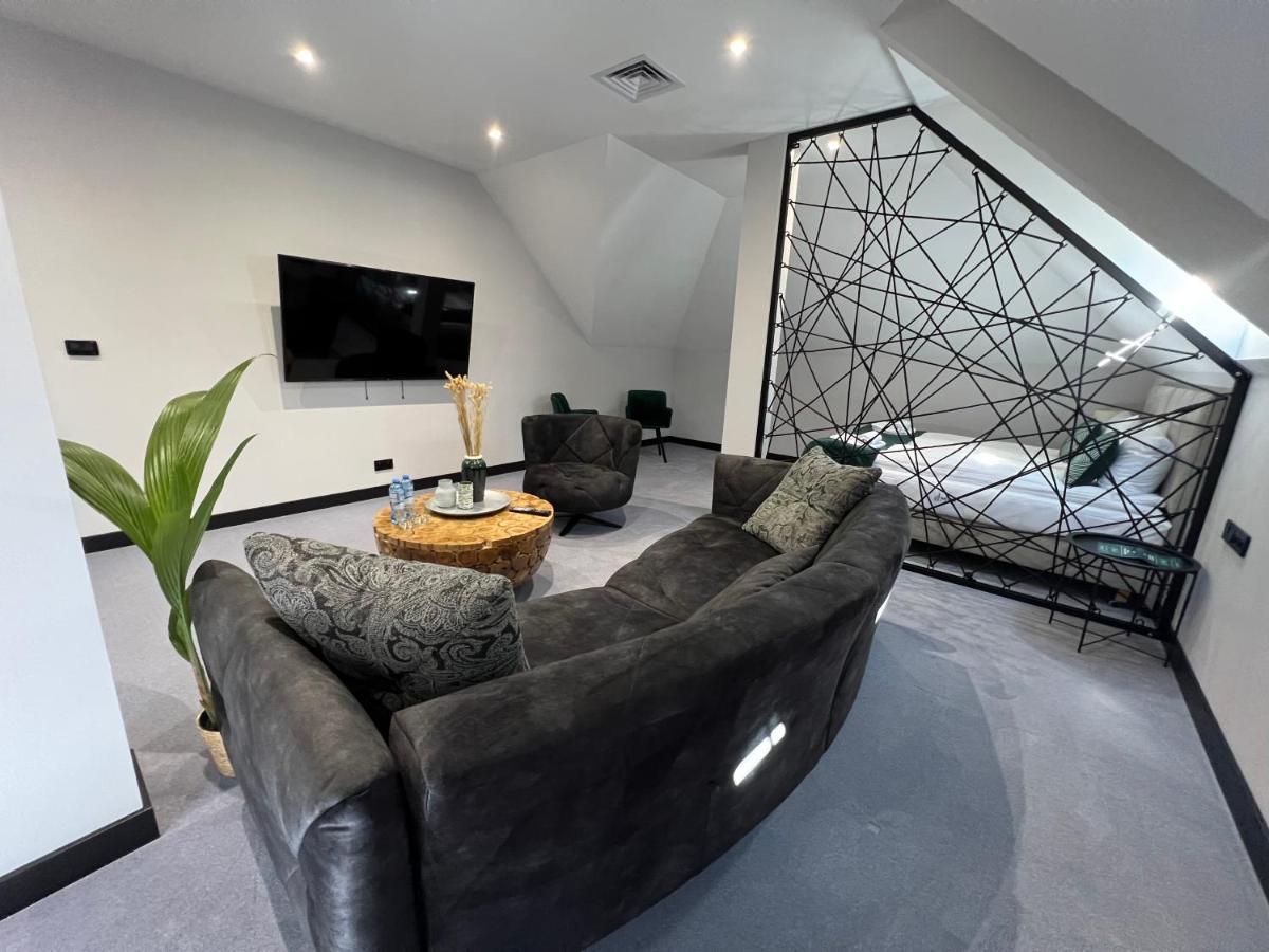 Hotel Natura Slonsk Екстериор снимка
